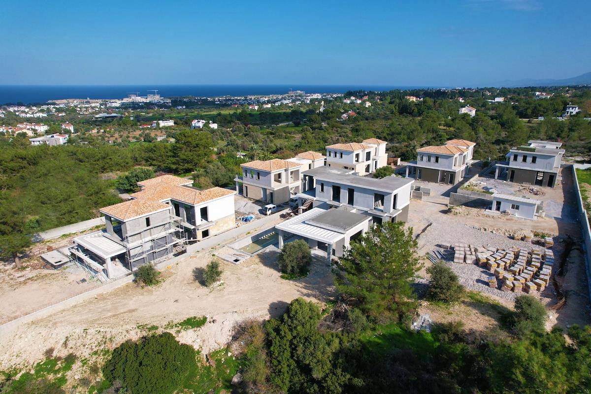 North Cyprus Four Bedroom Luxury Villa in Bellapais with Large Plot Photo 4