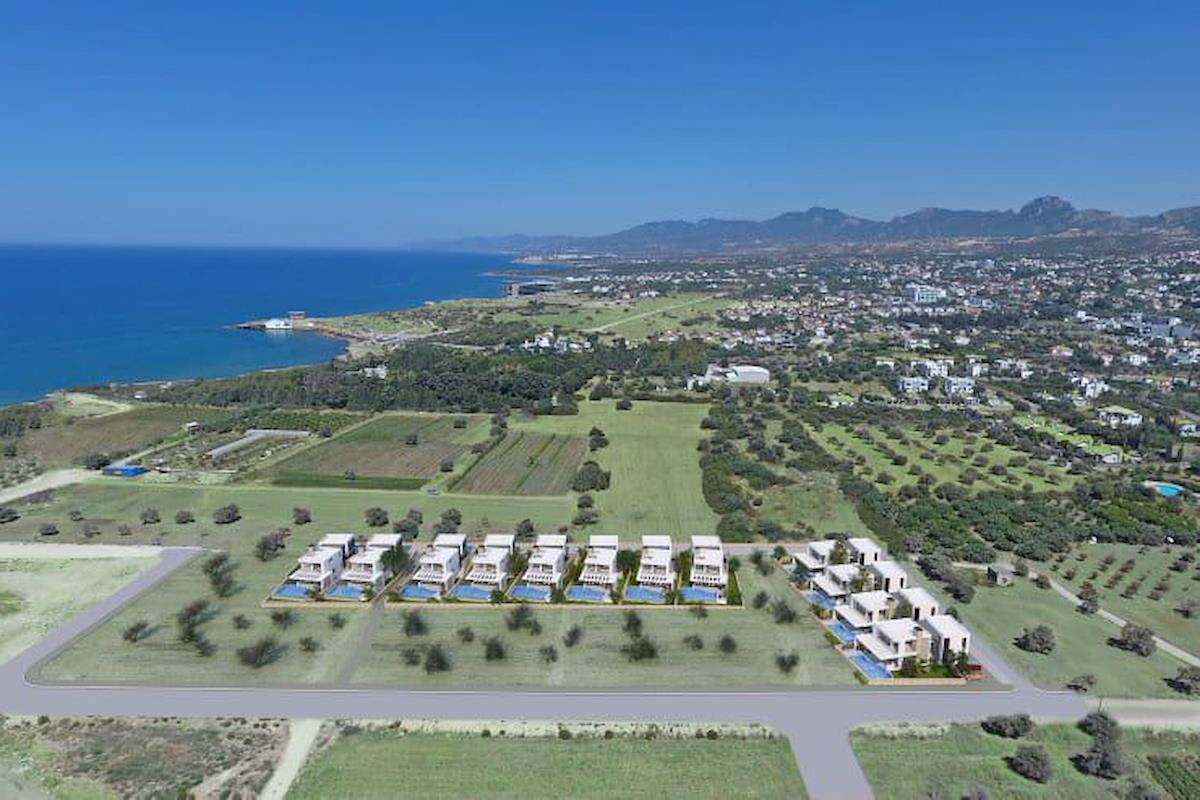 North Cyprus Five Bedroom Beachfront Villa in Catalkoy Photo 4